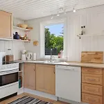 Сasa de vacaciones Cozy House Near And Town